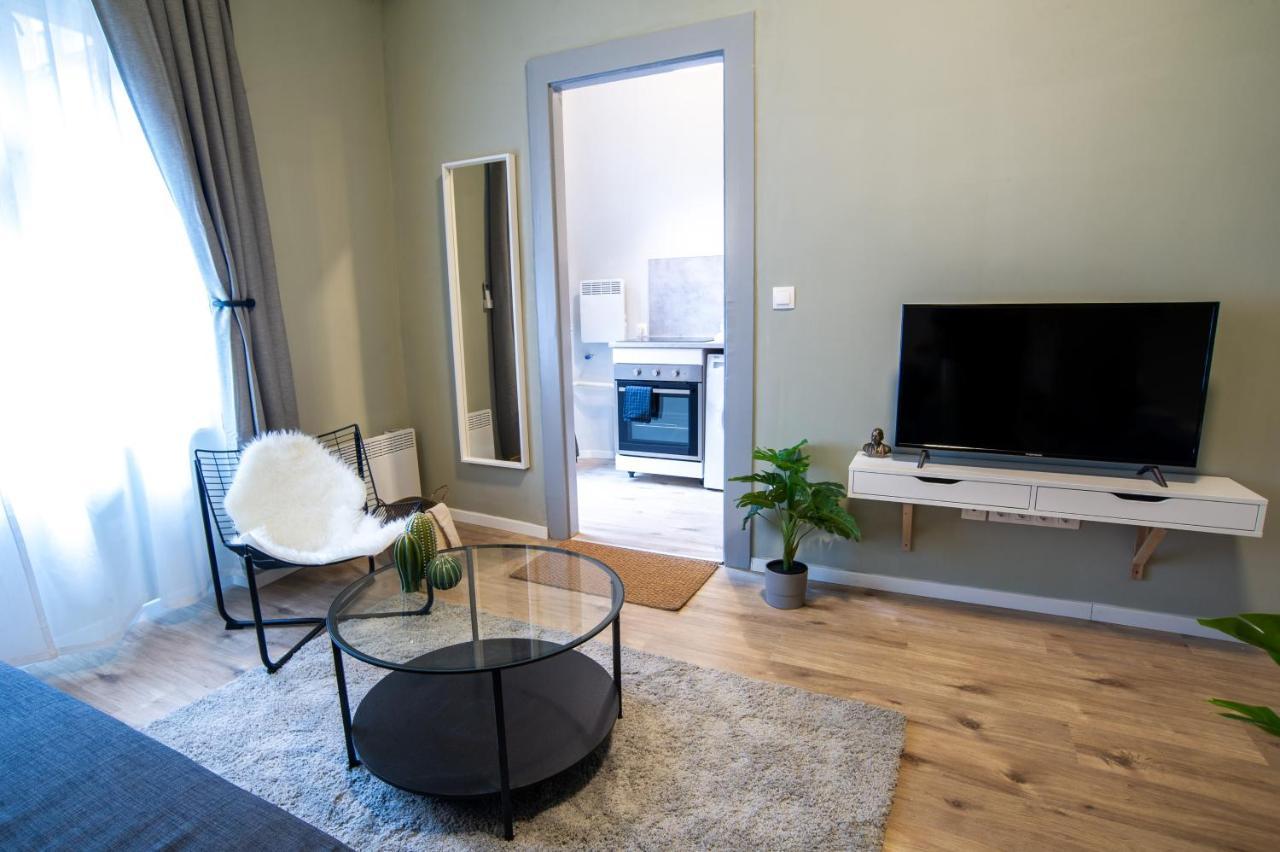 Cozy Apartment On The Boulevard. Budapest Exteriör bild