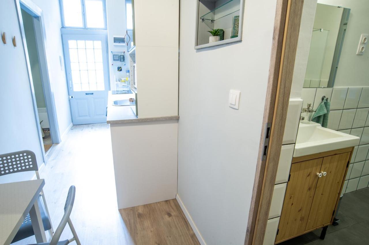 Cozy Apartment On The Boulevard. Budapest Exteriör bild
